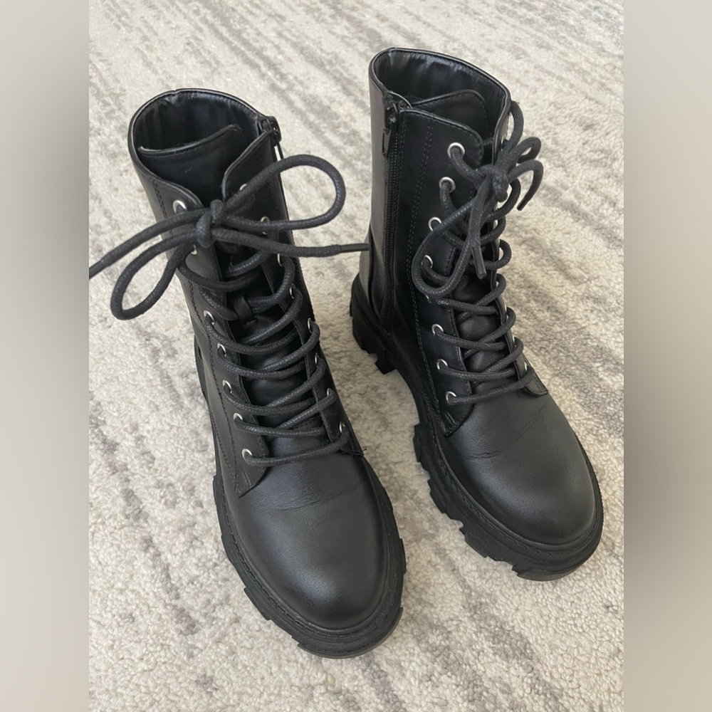 Forever21 Black Chunky Boots Size 7